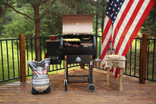 Load image into Gallery viewer, Classic 700 Sq. In. Wood Fired Pellet Grill with Flame Broiler - EK CHIC HOME