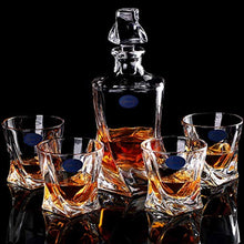 Load image into Gallery viewer, Premium Crystal Whiskey Bottle with 4 Whiskey Glasses - EK CHIC HOME