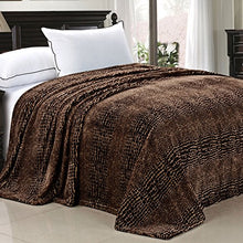 Load image into Gallery viewer, Light Weight Animal Safari Style Printed Flannel Fleece Blanket (Queen) - EK CHIC HOME